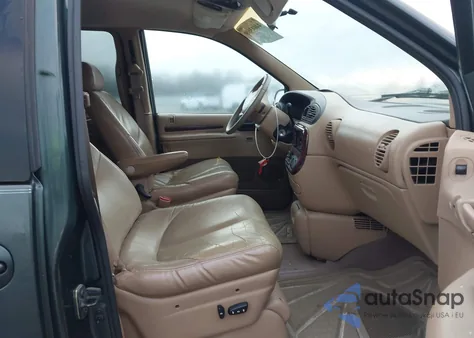 2000 Chrysler Town & Country Lxi from USA, damaged, VIN 1C4GP54L9YB567562